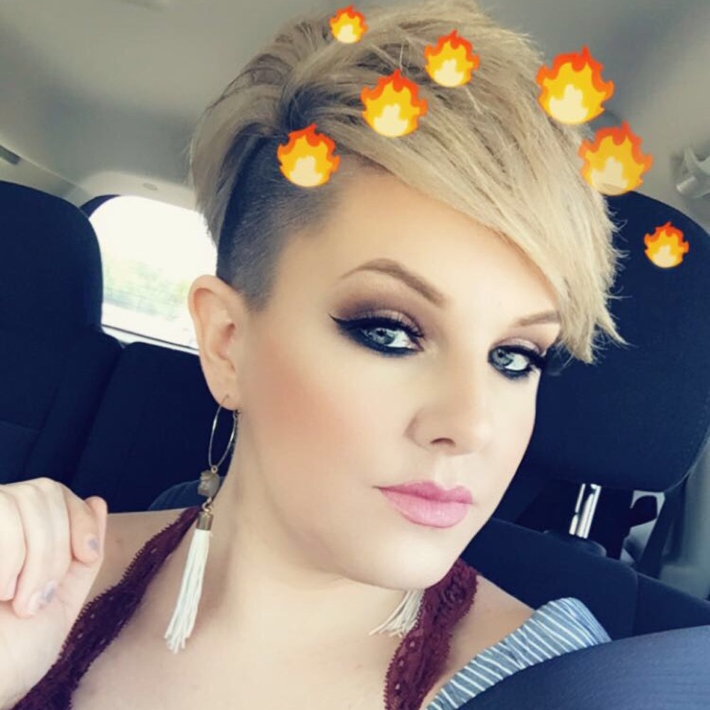 Meet your Posher, Kacey